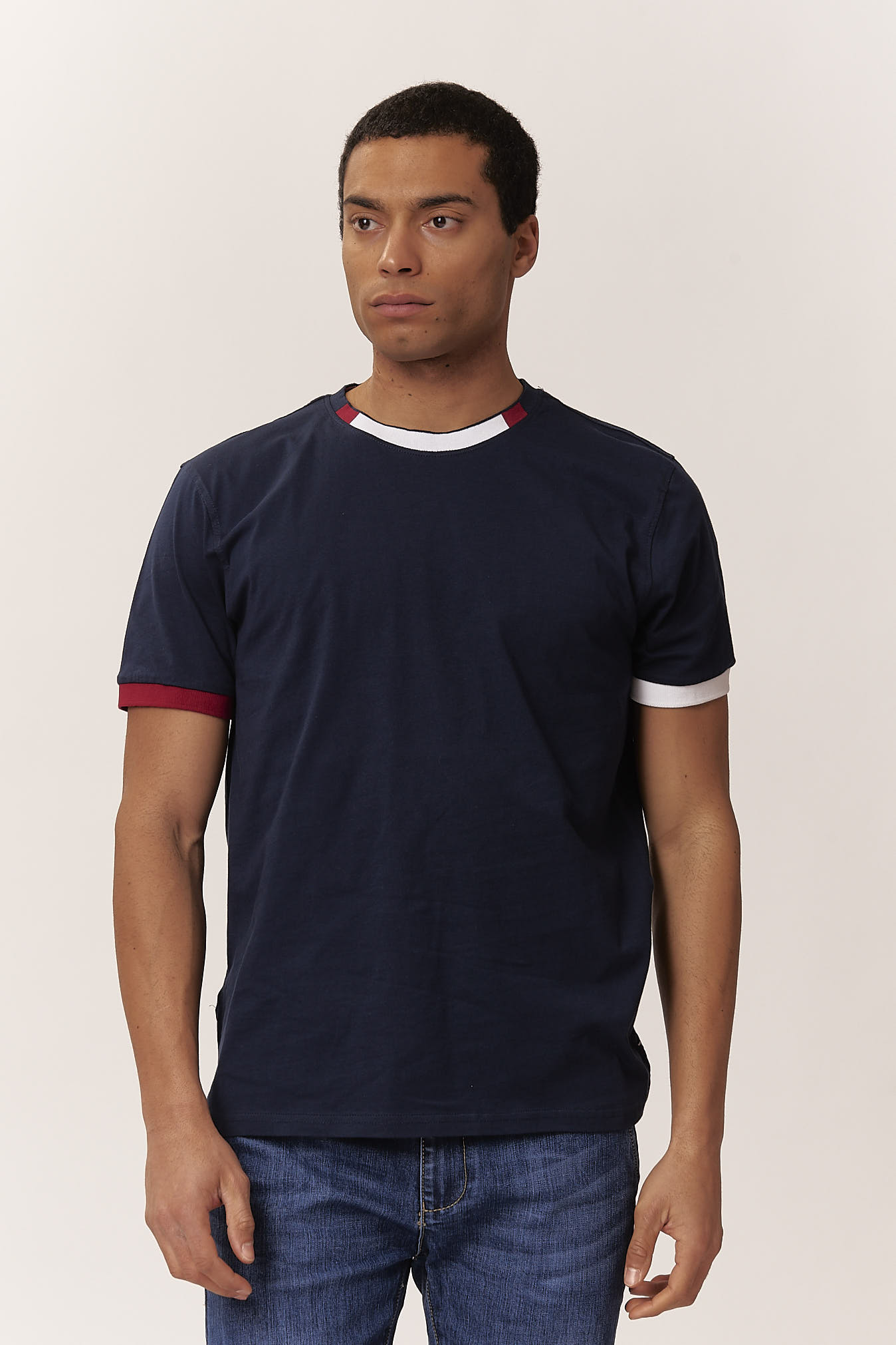 KONTRASTE T-SHIRT AUS PIQUÉ