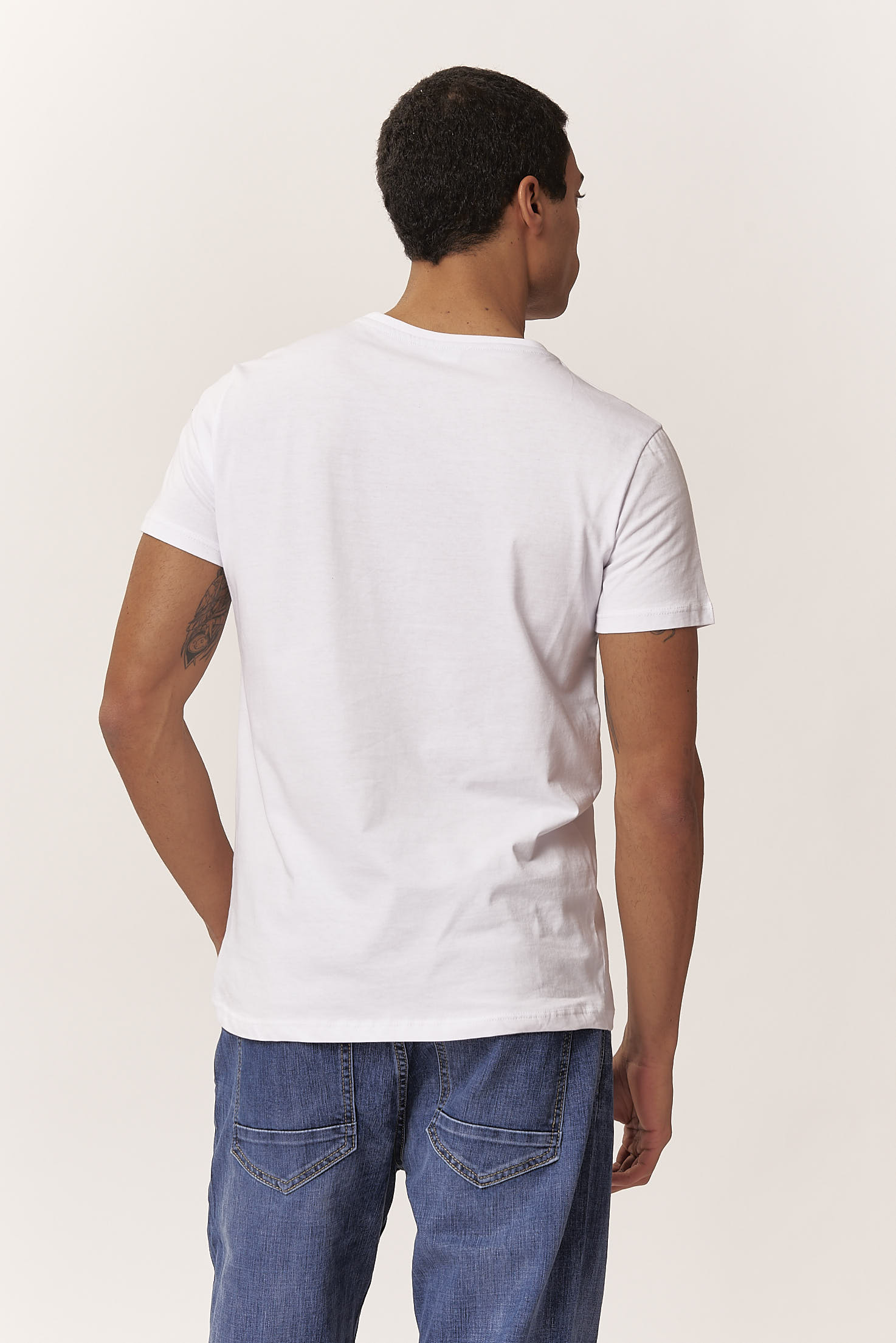 T-SHIRT MIT HUNDEPRINT |
