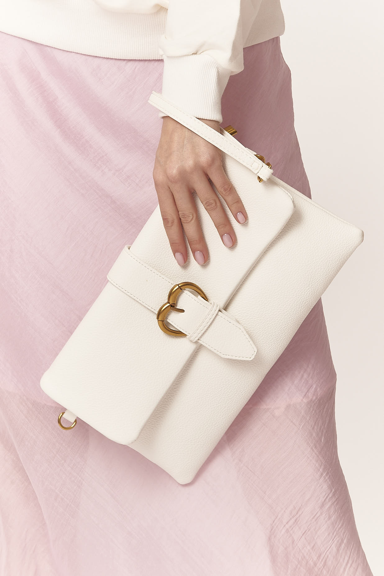 HEART BUCKLE CLUTCH BAG