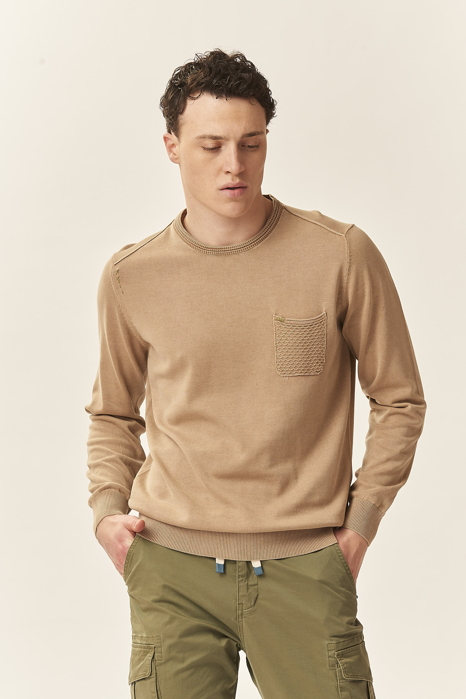 SWEATER WITH POCKET