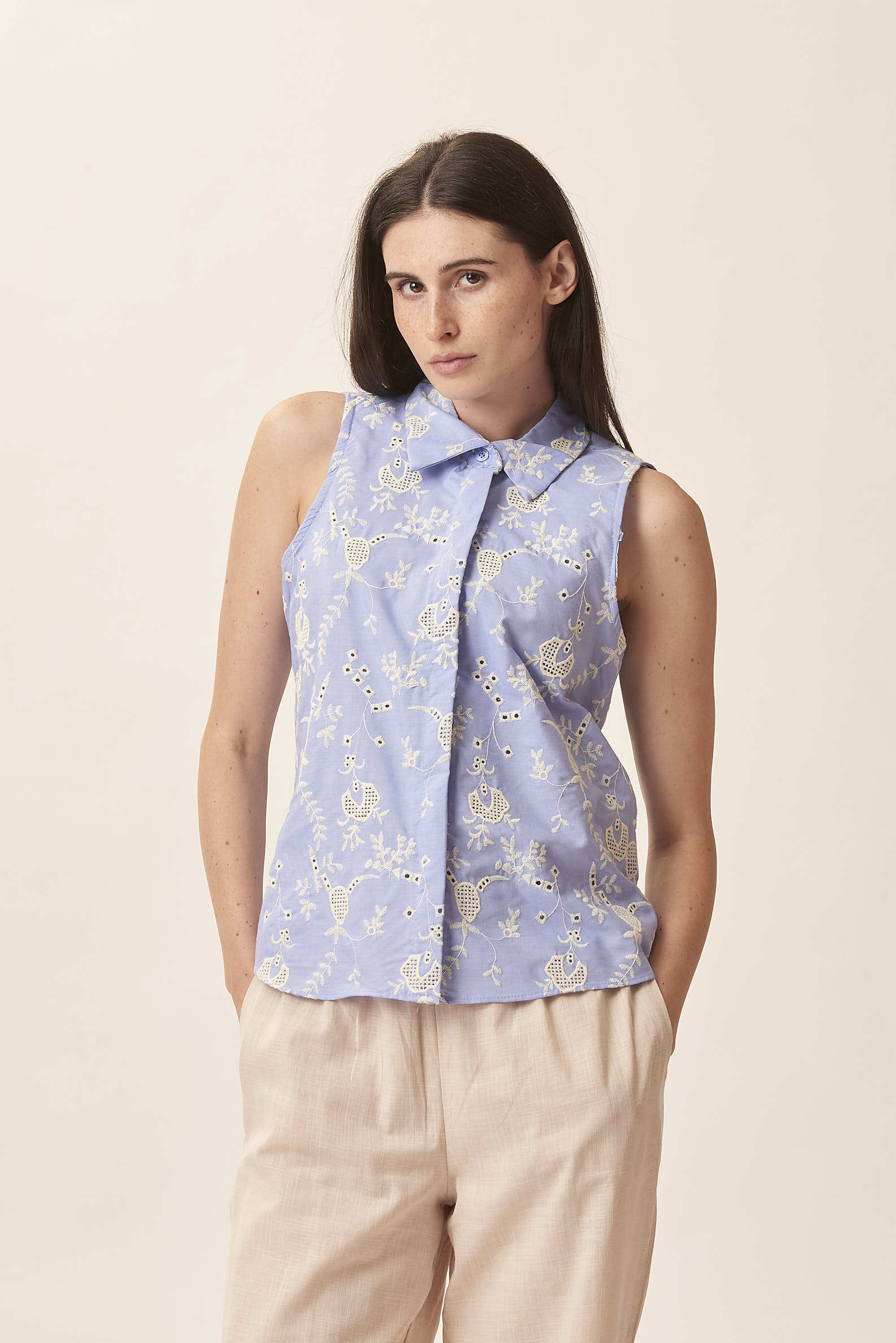 EMBROIDERED SLEEVELESS BLOUSE
