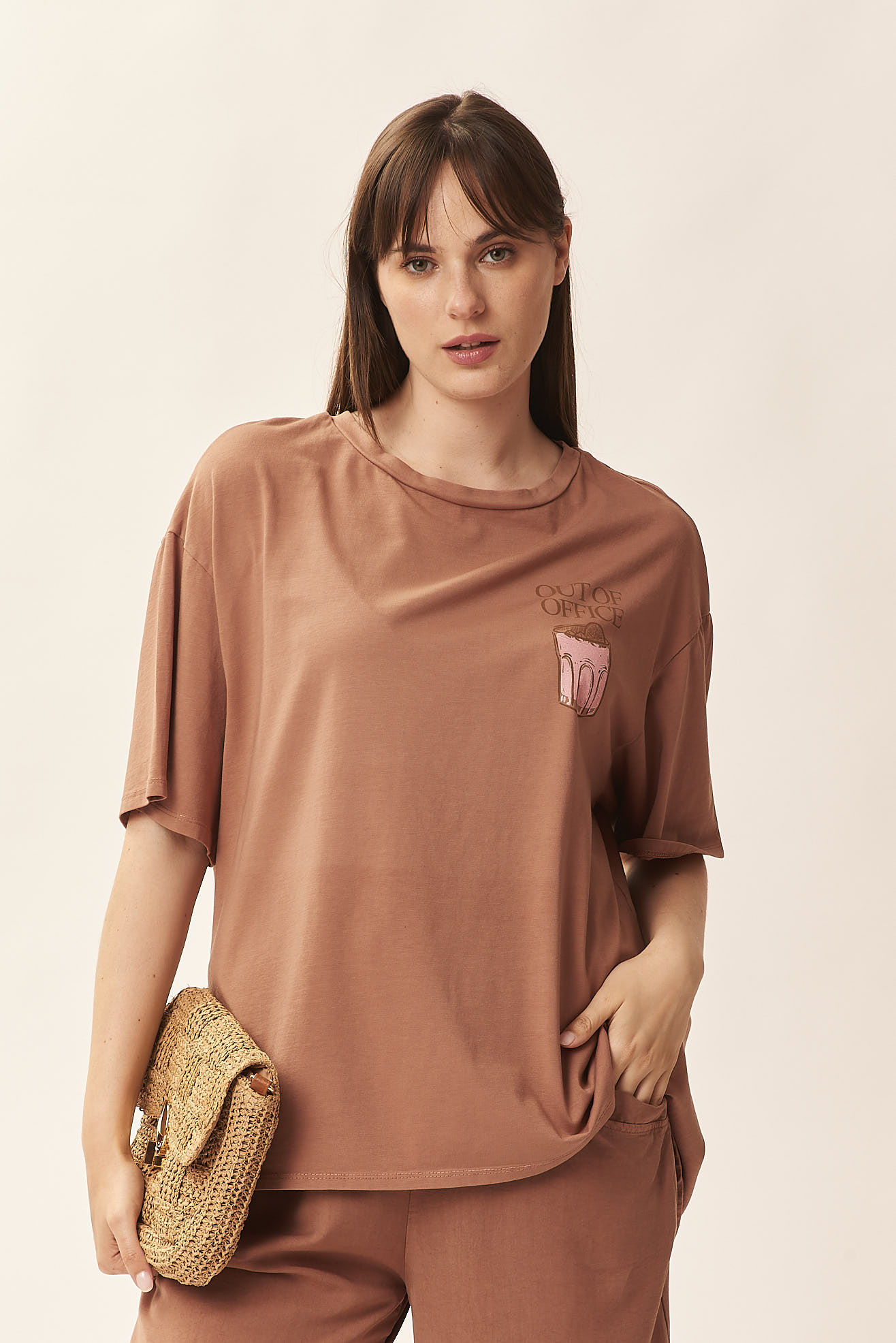 T-SHIRT OVER OUT OF OFFICE