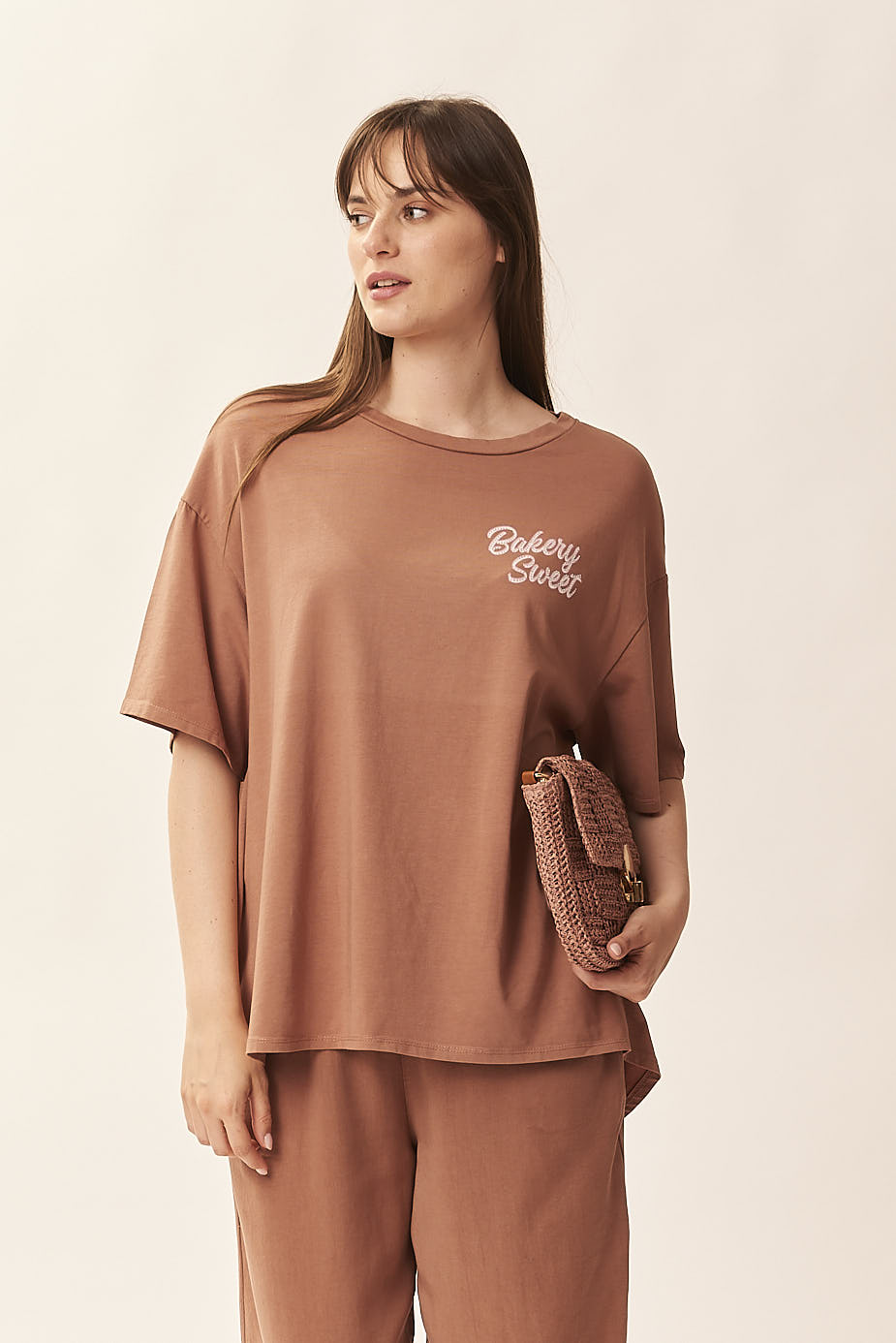 T-SHIRT ÜBER BACKSÜSS