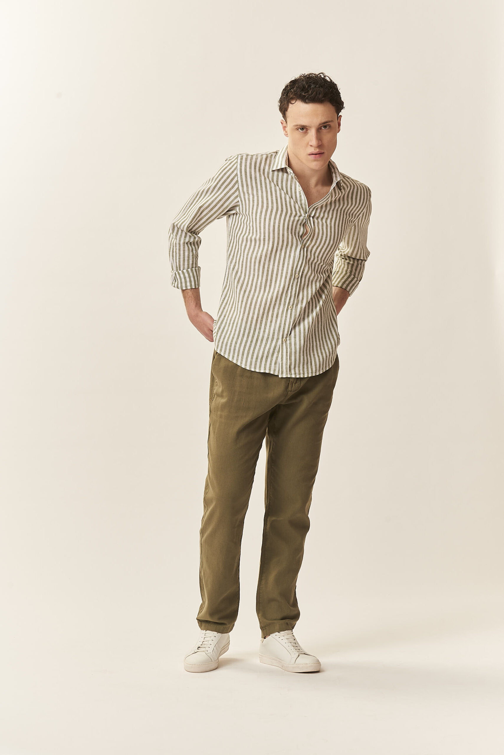 GU060-PANTA-LACCIO-MISTO-LINO-BASIC-MILITARE-453 HOSE AUS LEINENMISCHUNG |