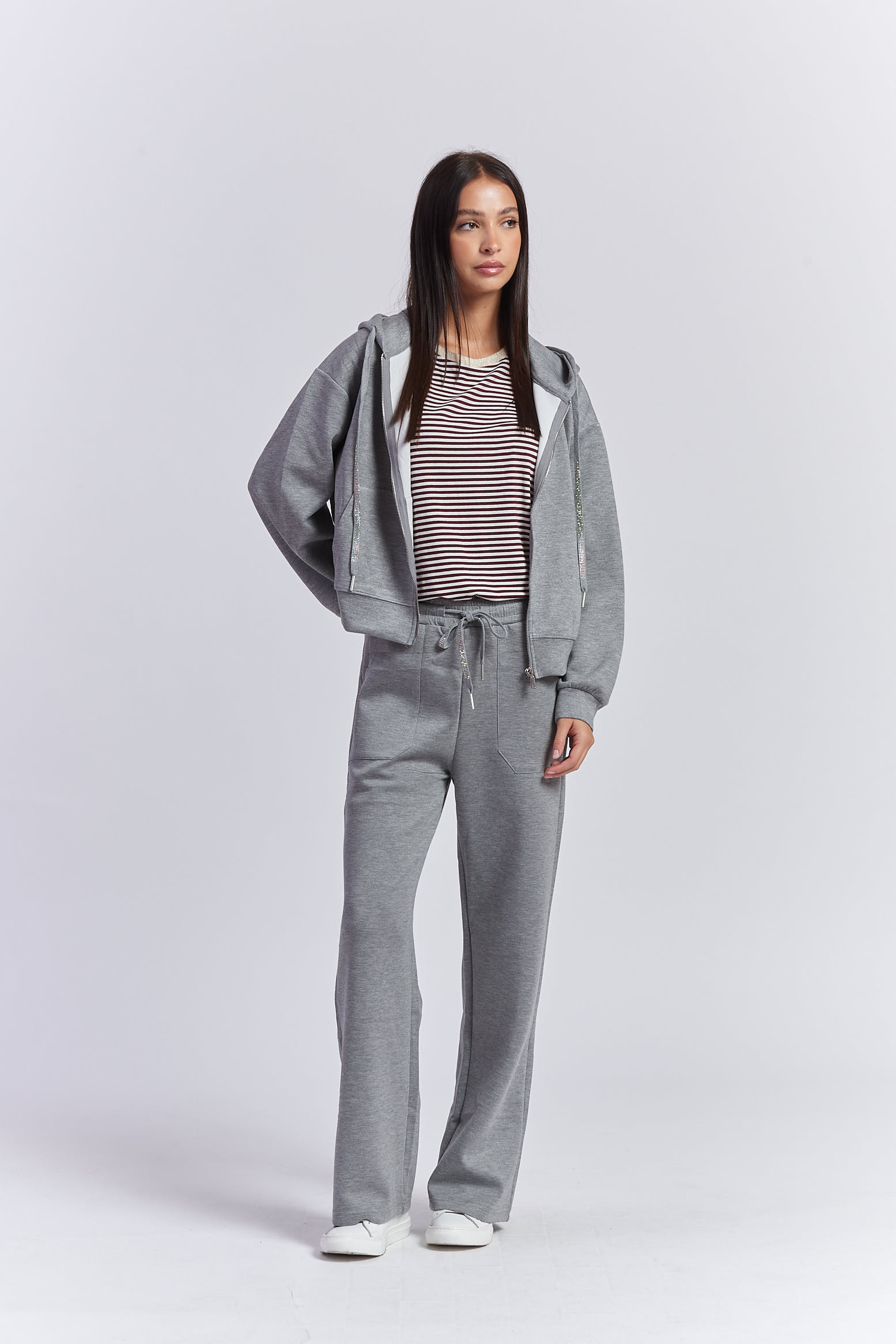 SWEATPANTS WITH POCKETS