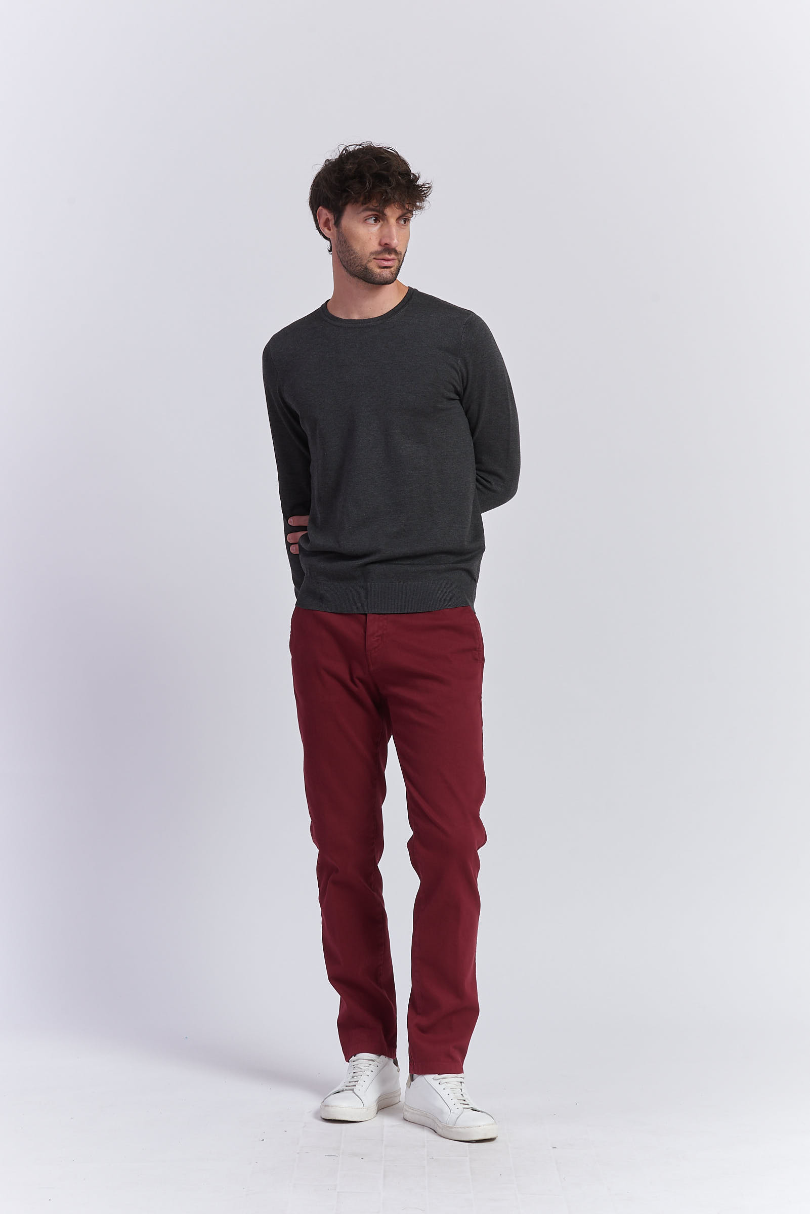 CHINOS MIT MIKROTEXTUR