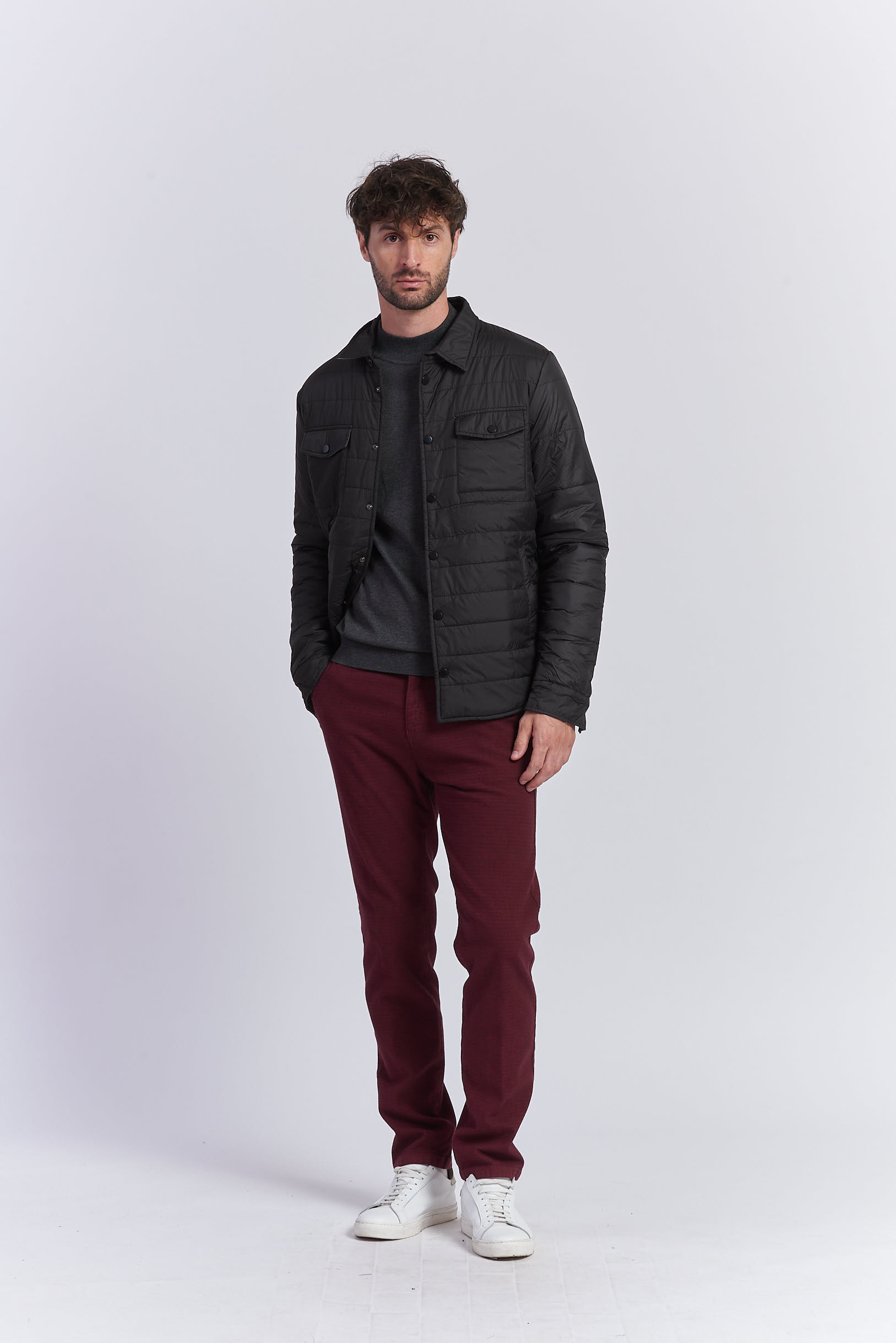 CHINOS MIT MIKROMUSTER