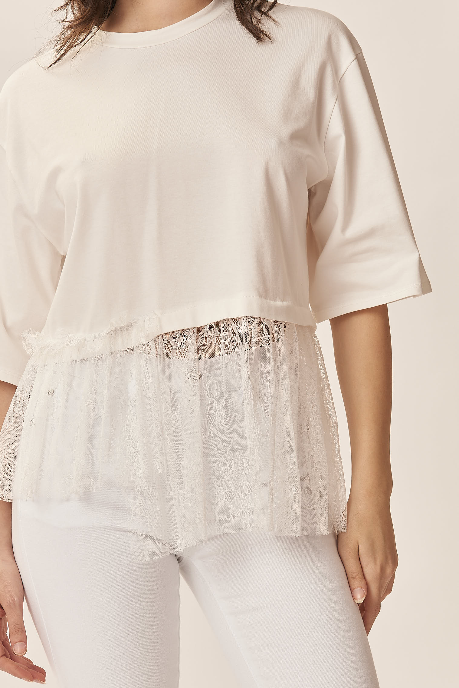 T-SHIRT WITH LACE |