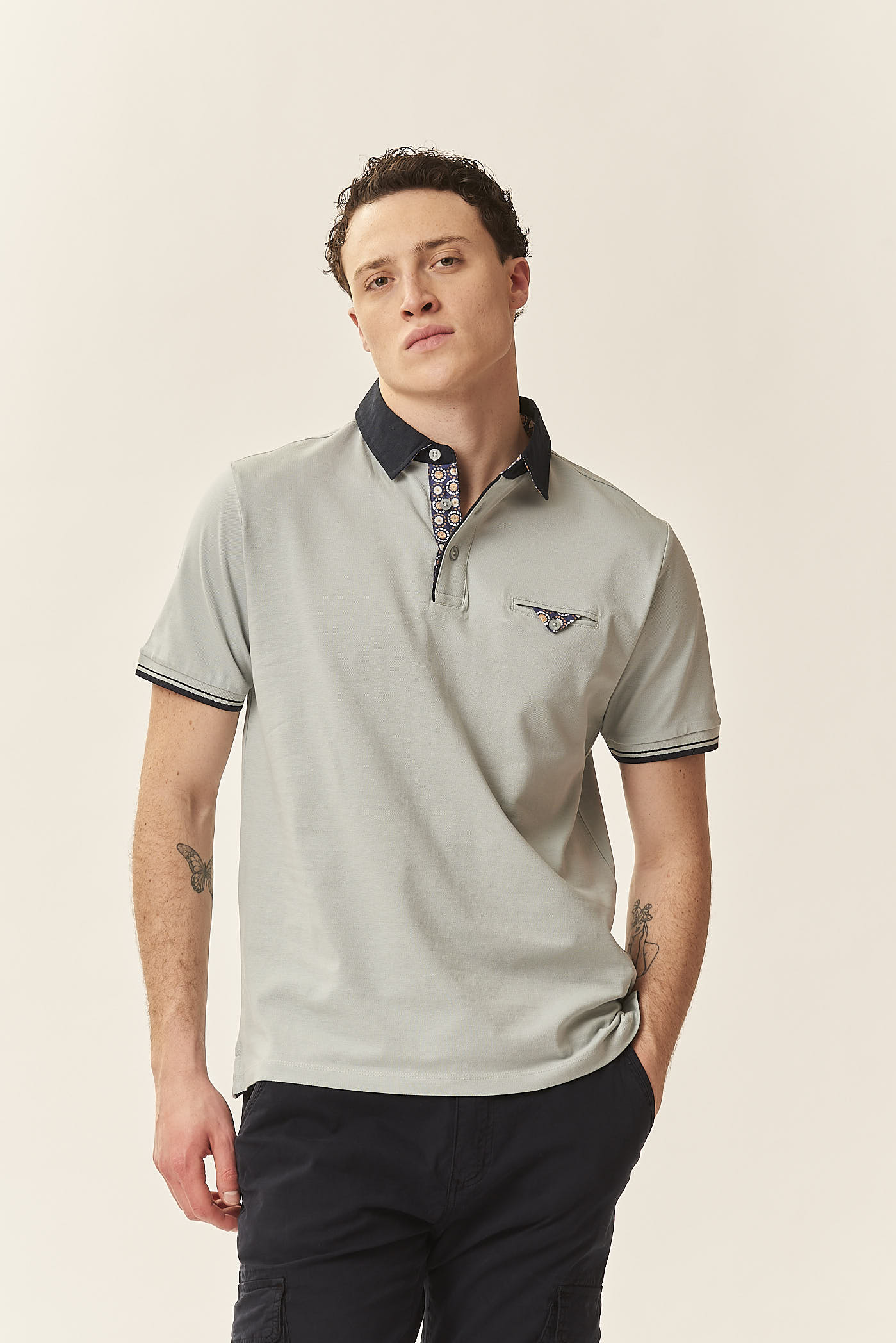 GU040-POLO-MM-TASCHINO-STAMPA-COLLO-GRIGIO-116 POLO TASCHINO CON STAMPA COLLO |
