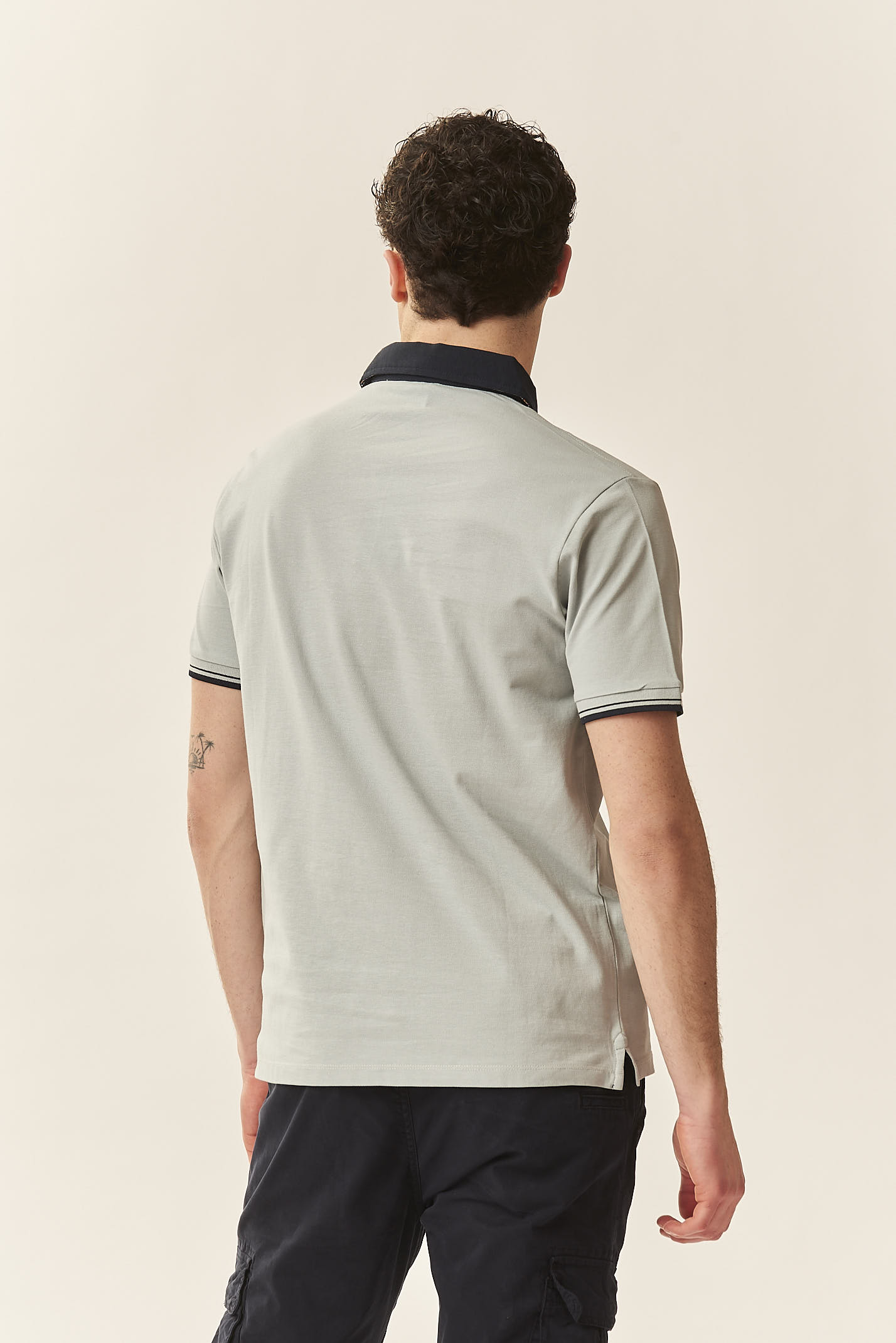 GU040-POLO-MM-TASCHINO-STAMPA-COLLO-GRIGIO-119-1 POLO TASCHINO CON STAMPA COLLO |