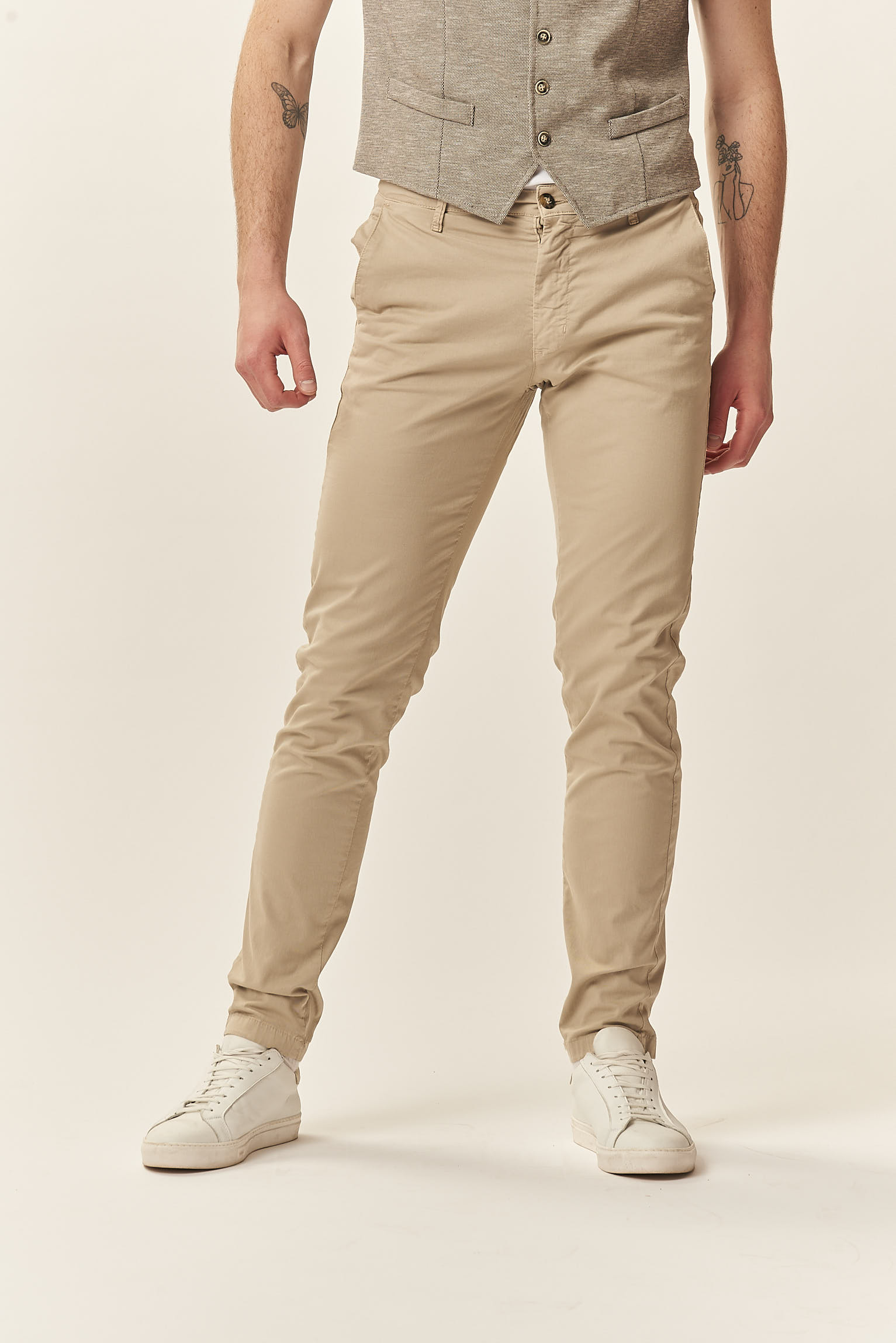 GU151-CHINO-GABARDINA-BASIC-SABBIA-912 CHINO TROUSERS |