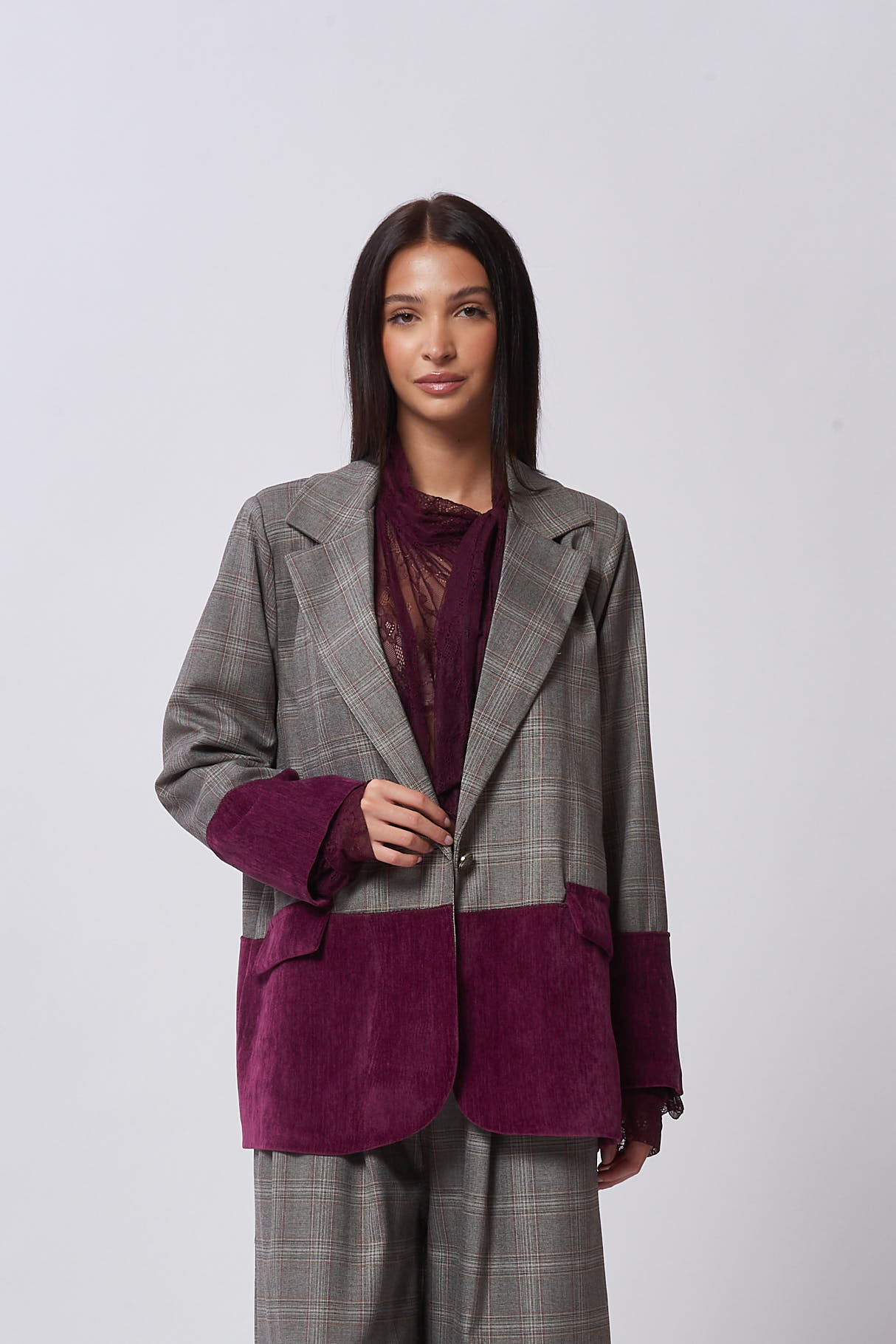 KARIERTE JACKE UND SAMT