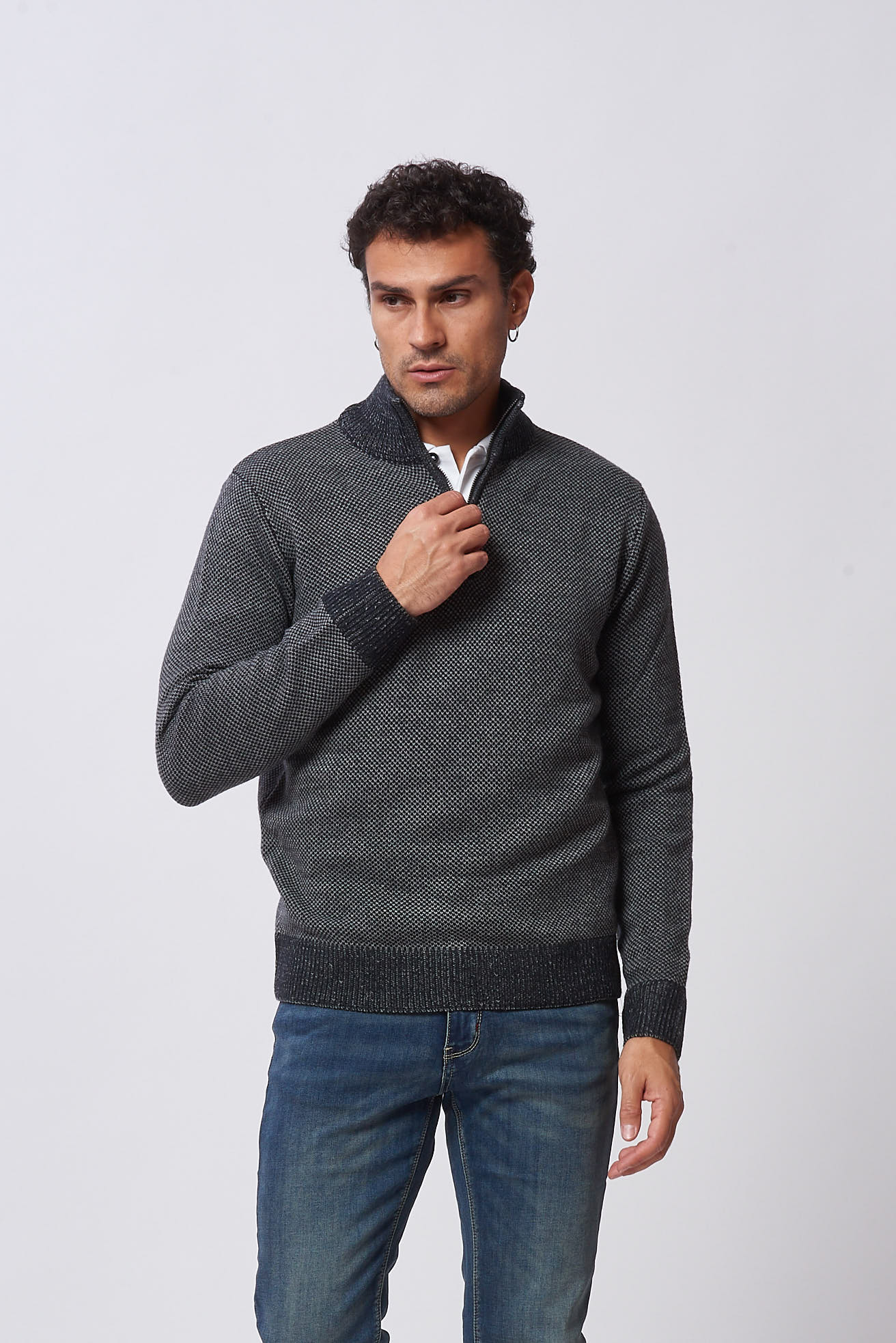 TURTLENECK WITH ZIP