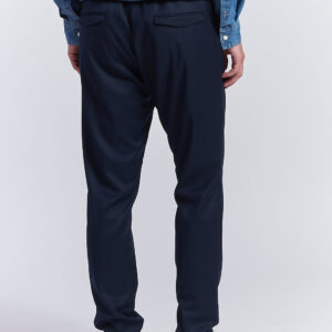 HOSE MIT BUNDFALTEN |