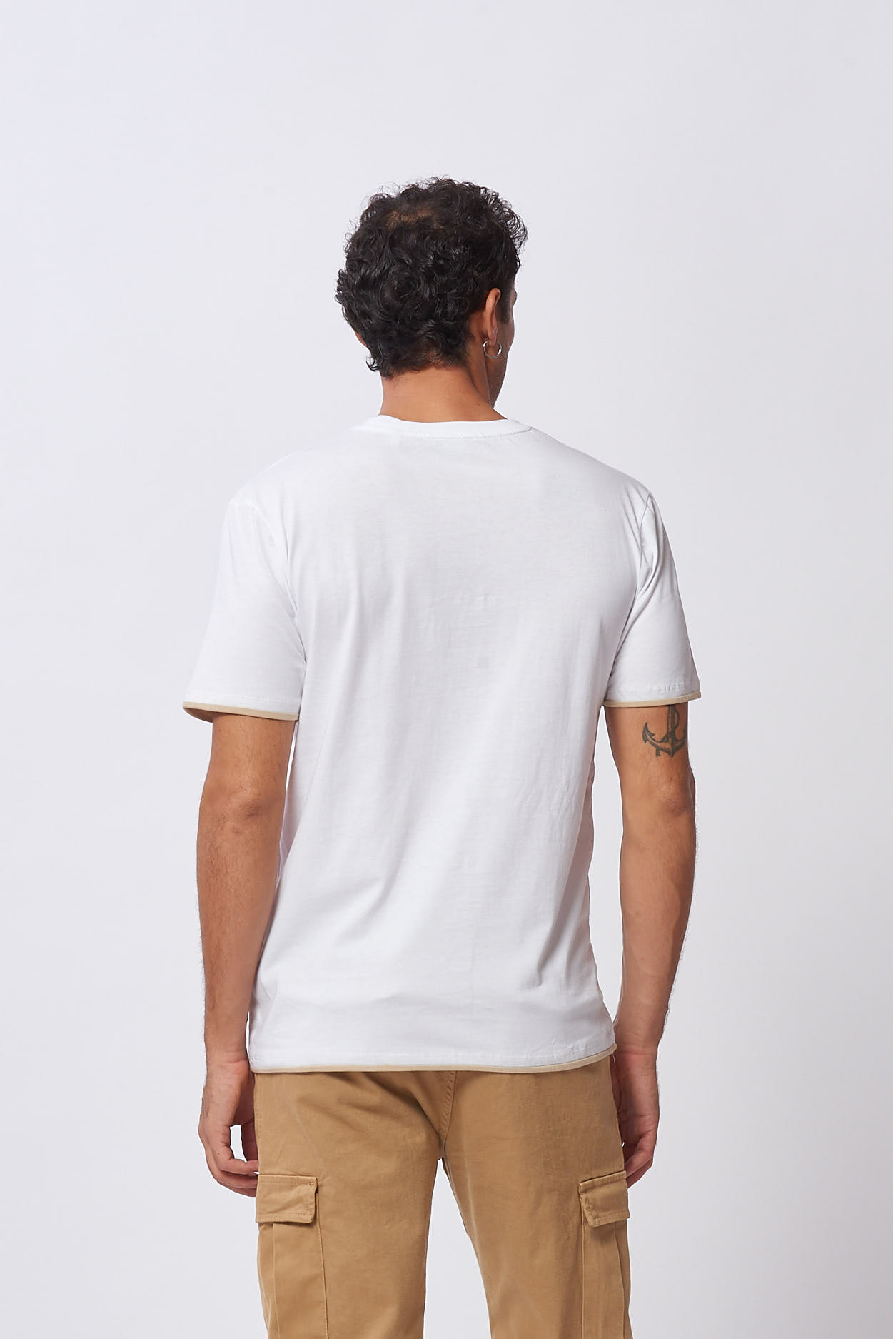 T-SHIRT WITH POCKET AND WRITING |