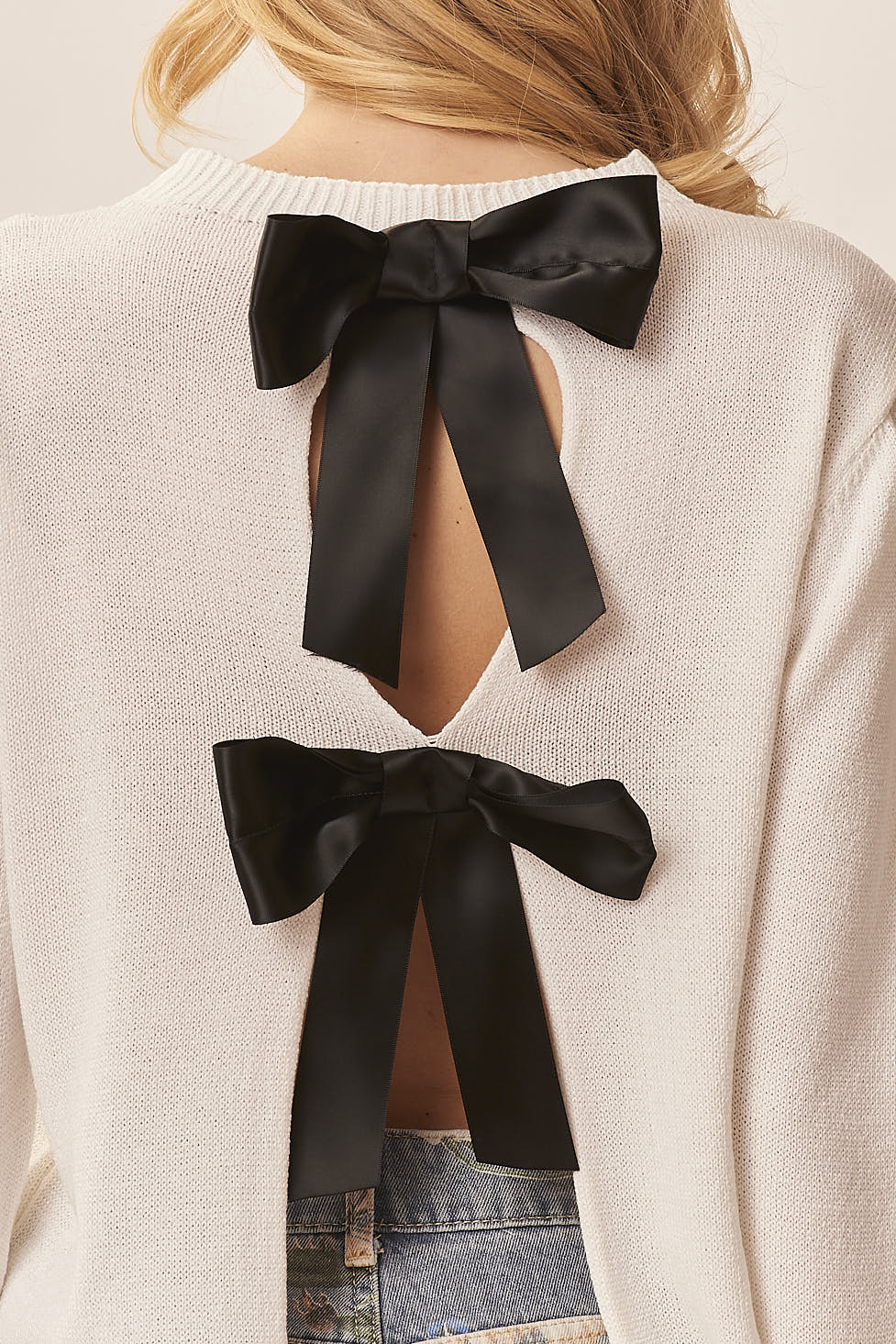 gd246-maglia-fiocchi-raso-su-schiena-bianco-5-1 SWEATER WITH SATIN BOWS |