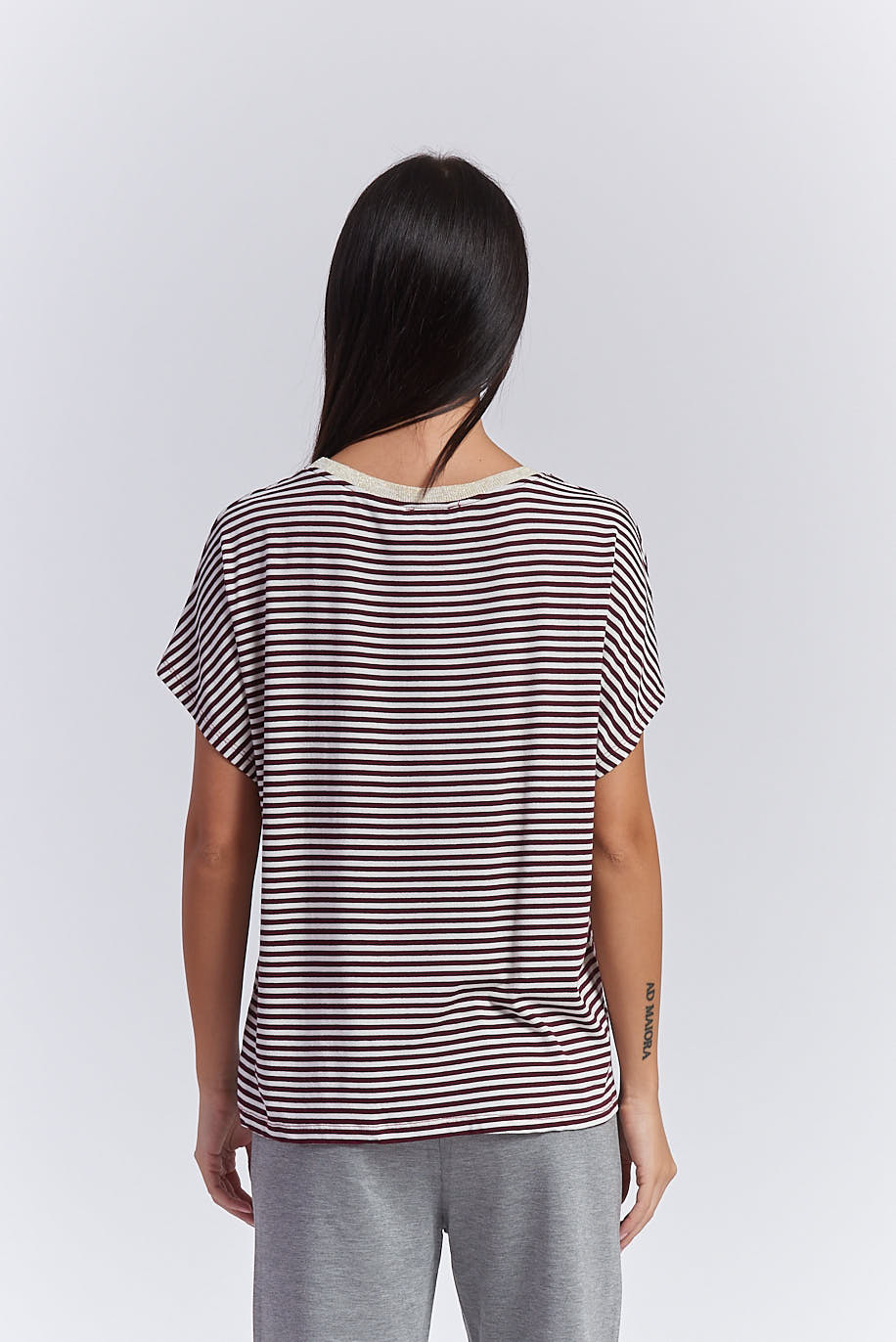 hd050_tshirt-righe-collo-lurex_amarone_2 STRIPED T-SHIRT WITH LUREX DETAIL |