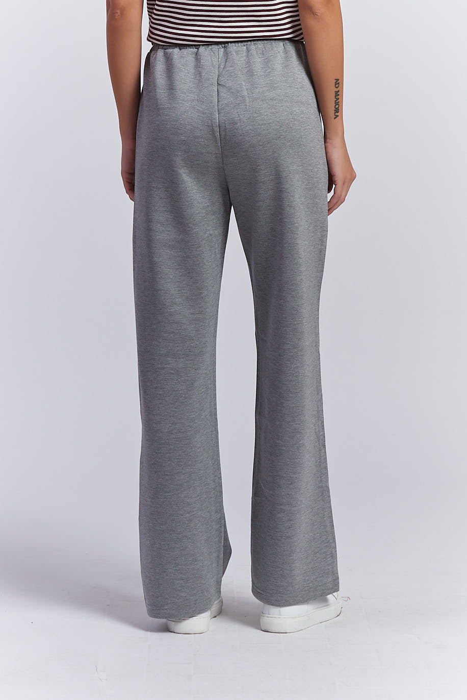 SWEATPANTS WITH POCKETS |