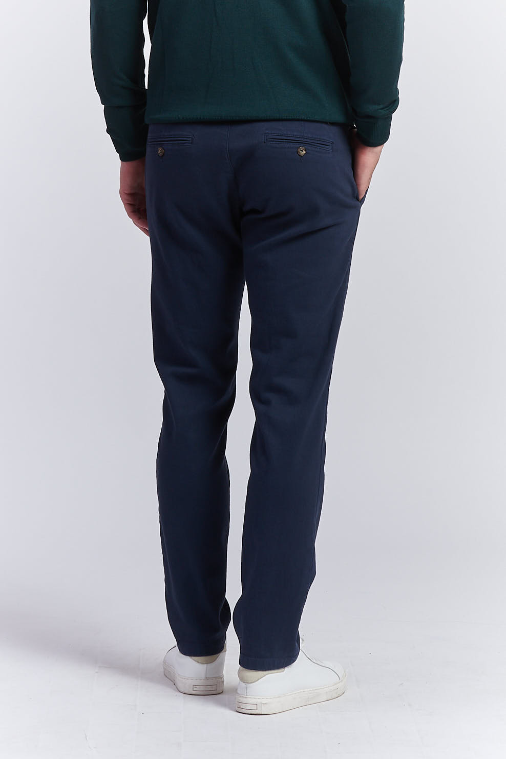 CHINOS MIT MIKROTEXTUR |