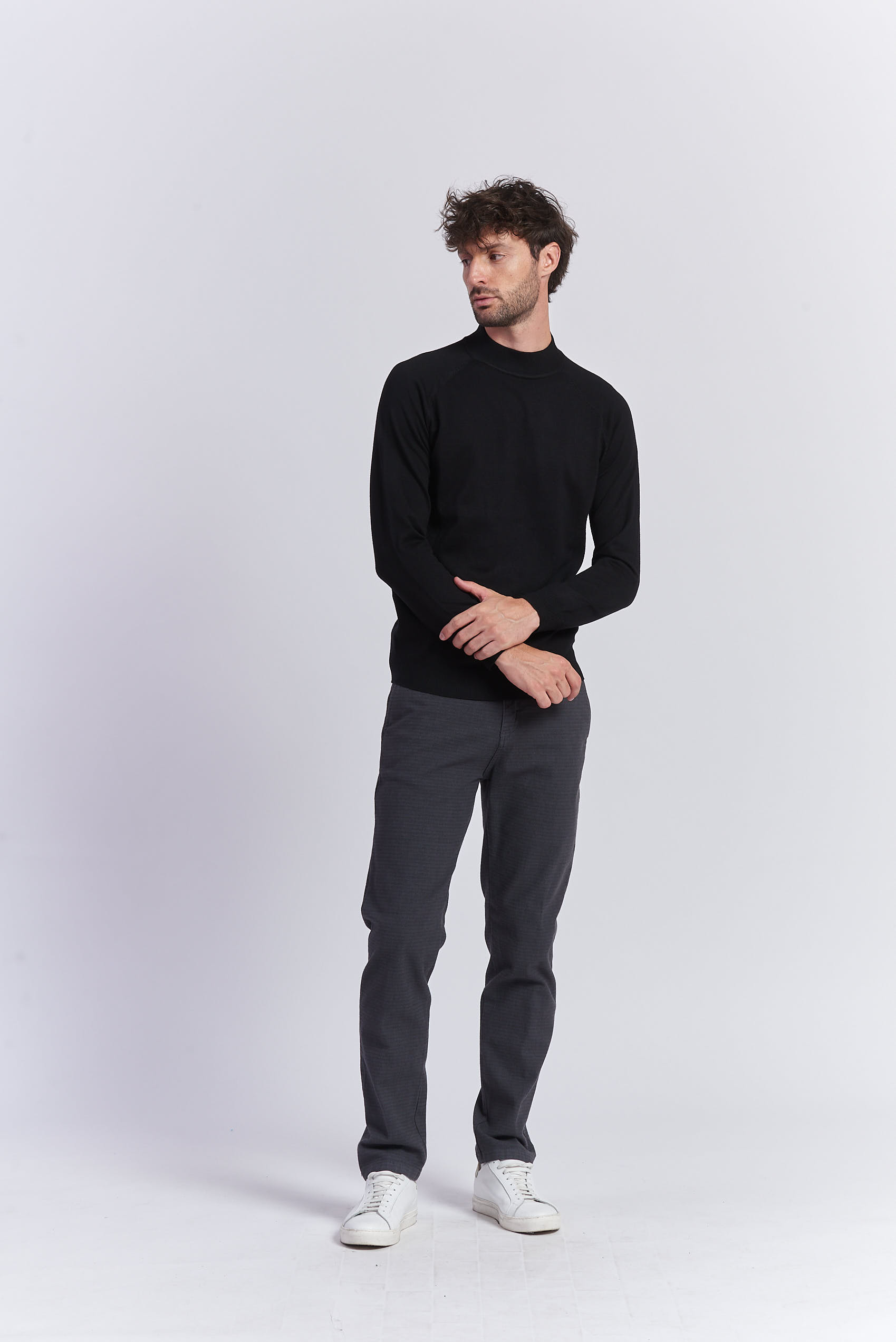 hu085_chino-micro-fantasia_grigio-1 CHINOS MIT MIKROMUSTER |