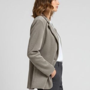 174-1 SAMTJACKE MIT BROSCHEN |
