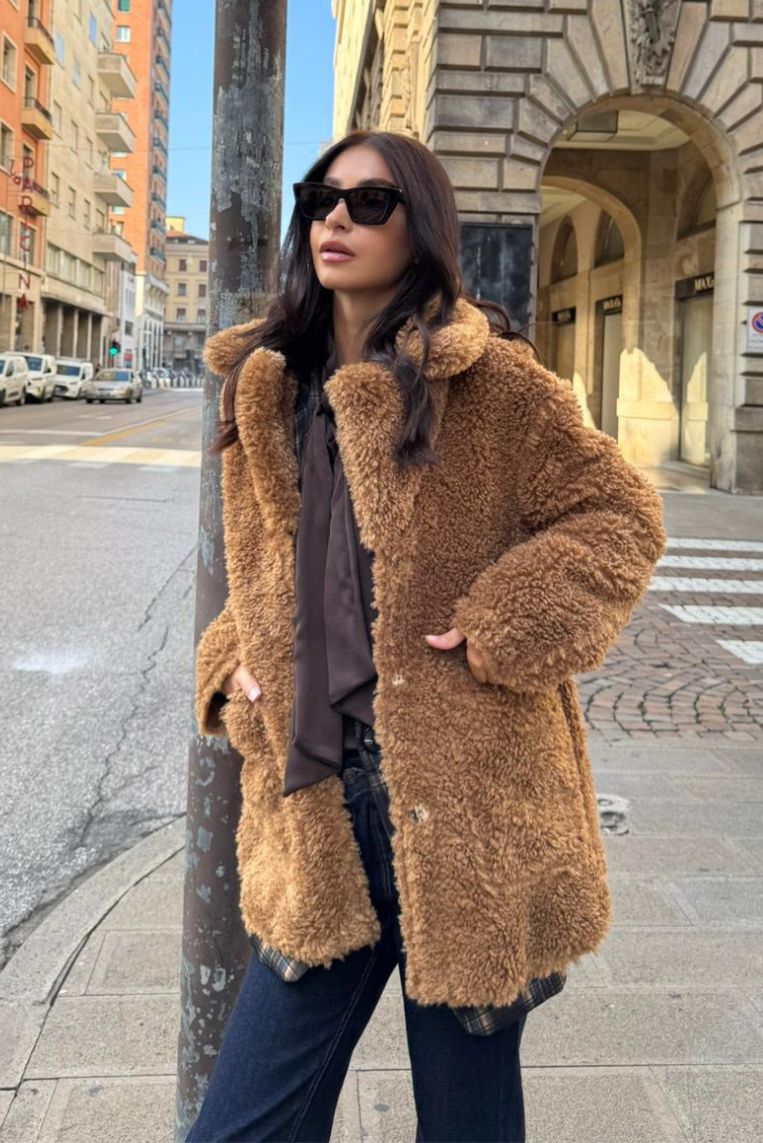 SHORT REVERSIBLE SHEEPSKIN