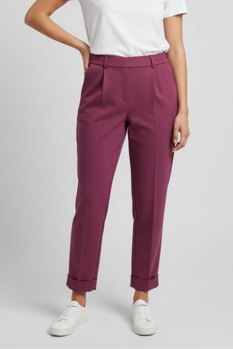 HOSE MIT MILANO-STICH UND BUNDFALTEN |