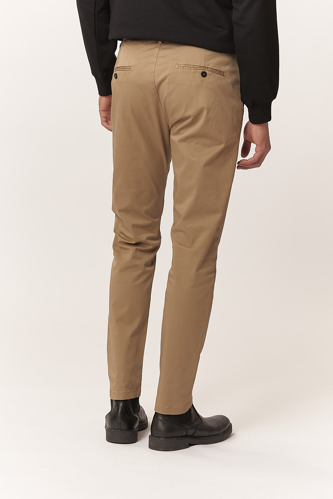 GU072-CHINO-GABARDINA-BASIC-KAKI-554-62 BASIC GABARDINE CHINOS |