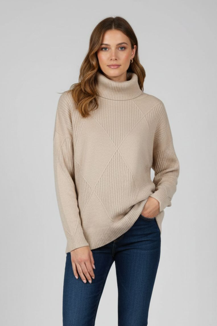hd283-beige-1 PULLOVER MIT DONUT-KRAGEN RAUTENMUSTER |