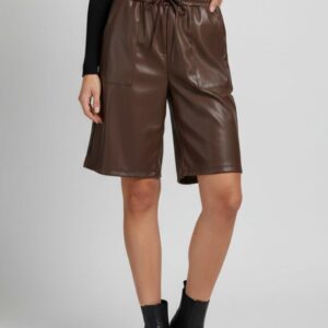 OVERSIZE-BERMUDASHORTS AUS KUNSTLEDER |