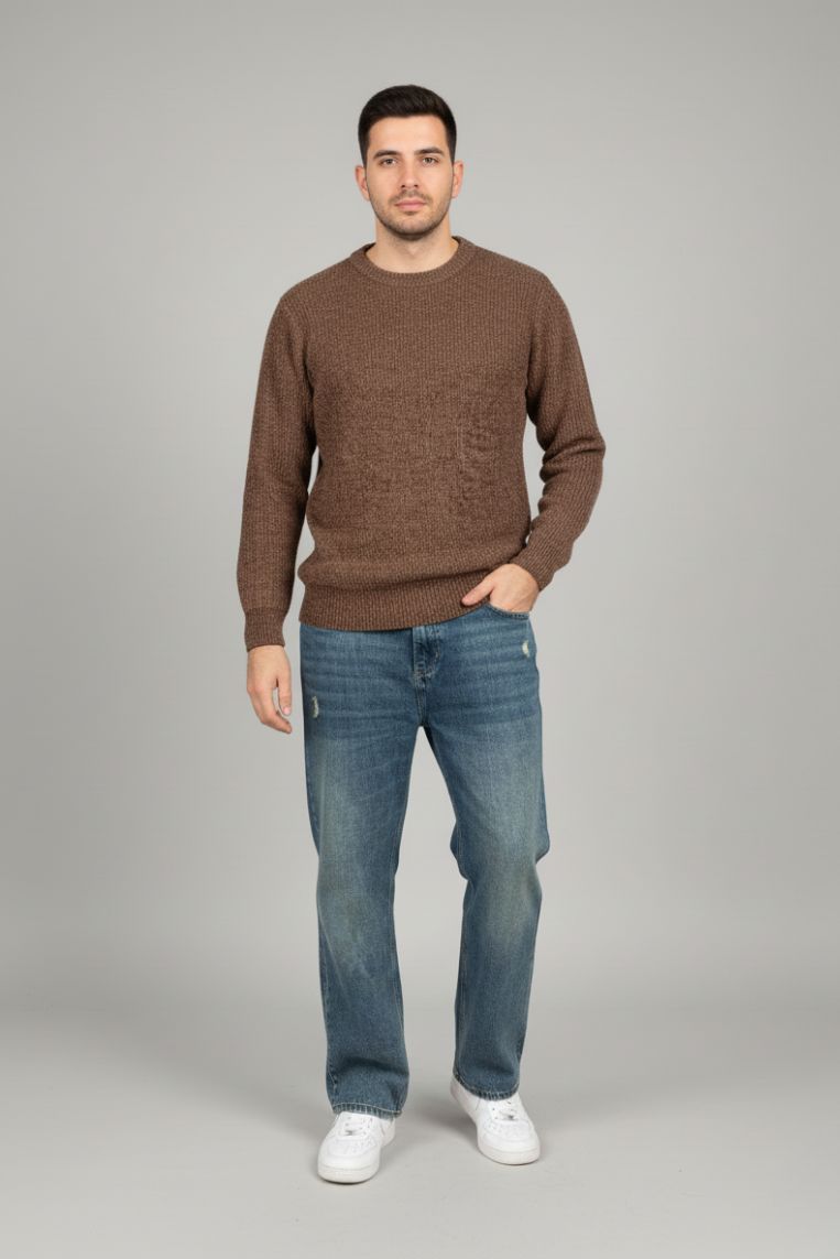 WIDE-LEG JEANS AND RIPS