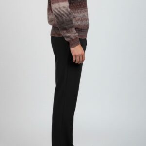 HOSE MIT WEITEM BEIN |