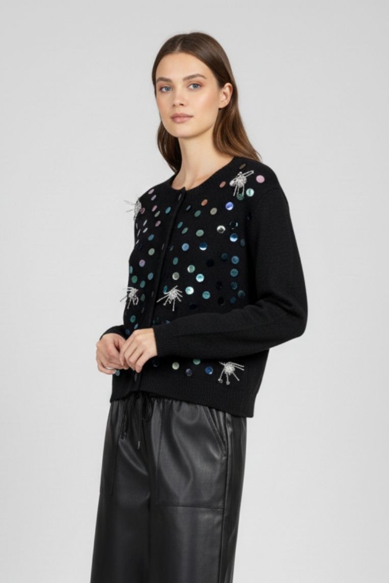 STRICKJACKE MIT APPLIKATIONEN