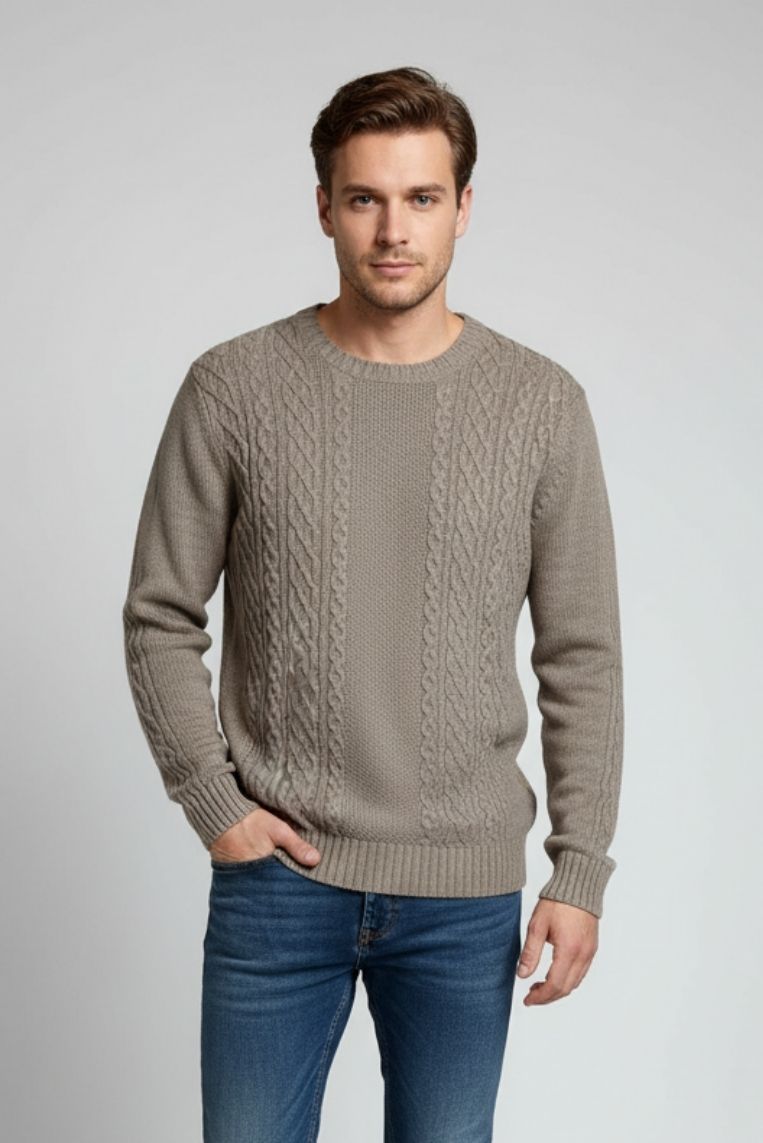 MAGLIONE CON TRECCE