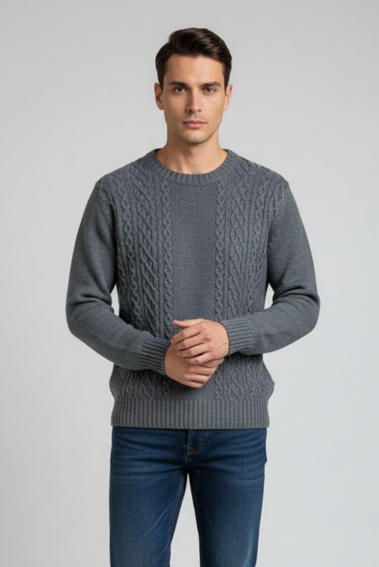 hu212-grigio MAGLIONE CON TRECCE |