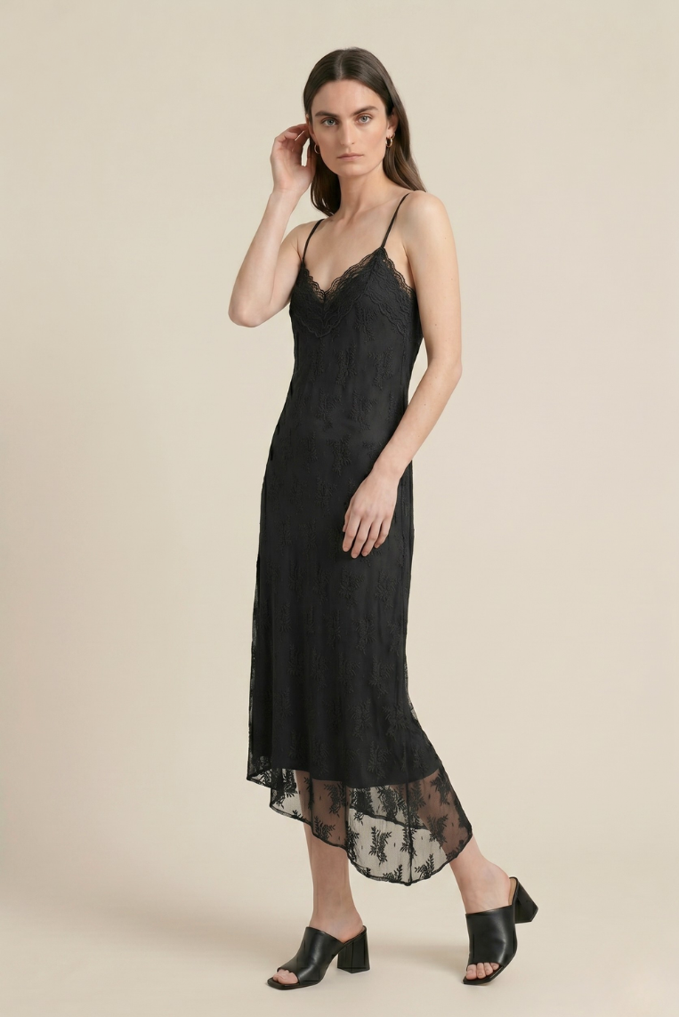 id284 nero (1).png ABITO SPALLA STRETTA PIZZO |