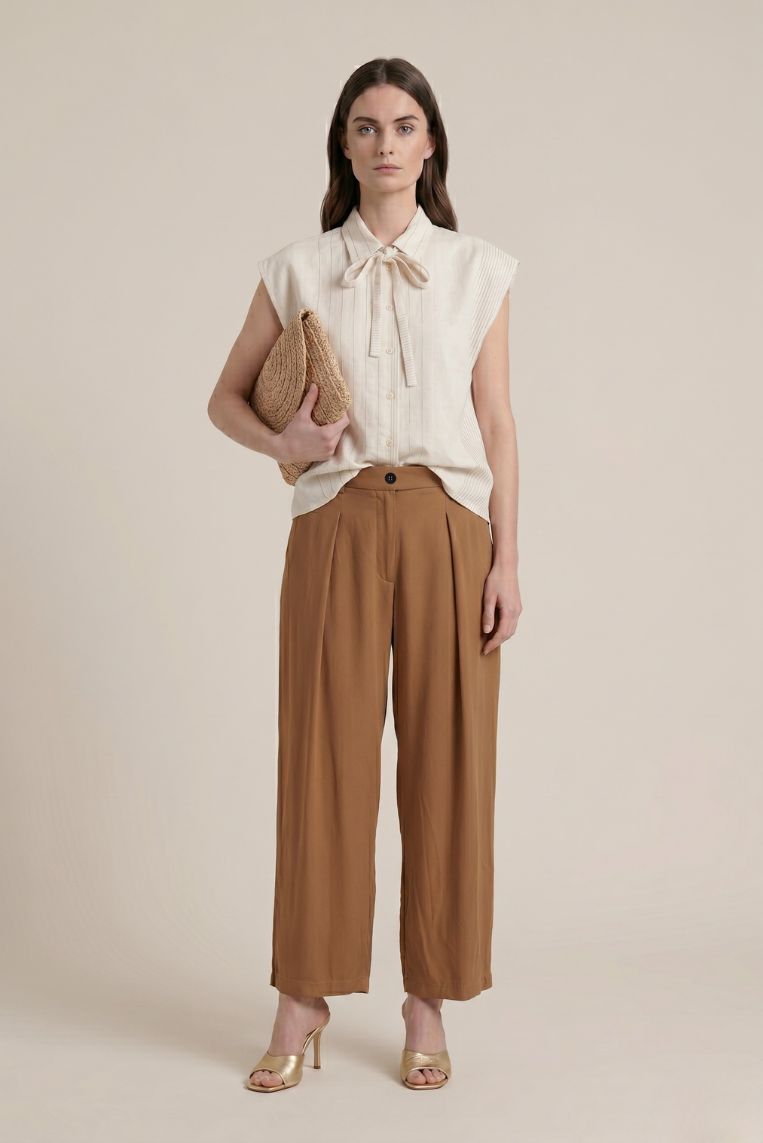 PANTALONE CON PINCE