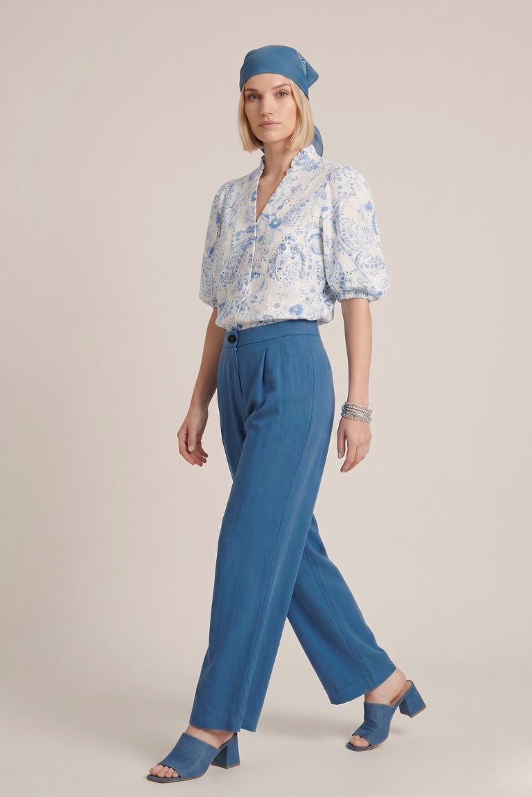 PANTALONE CON PINCE |
